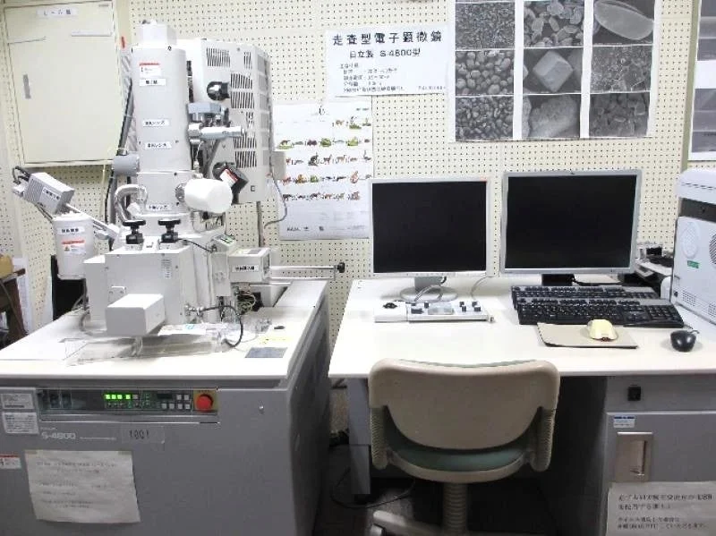 走査型電子顕微鏡HITACHI S-4800と操作画面